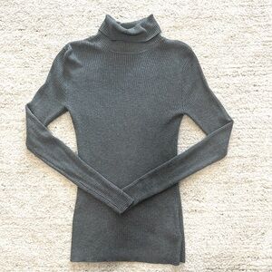 Express Soft Ribbed Gray Turtle Neck Size 2